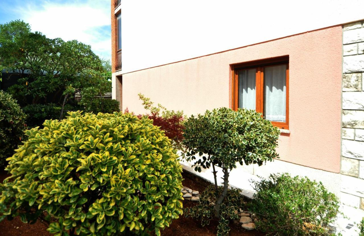 Apartman Lory พูลา ภายนอก รูปภาพ